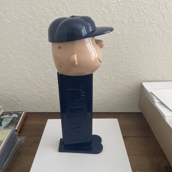 New York Yankees Charlie Brown Musical Giant Pez Dispenser - Picture 4 of 4